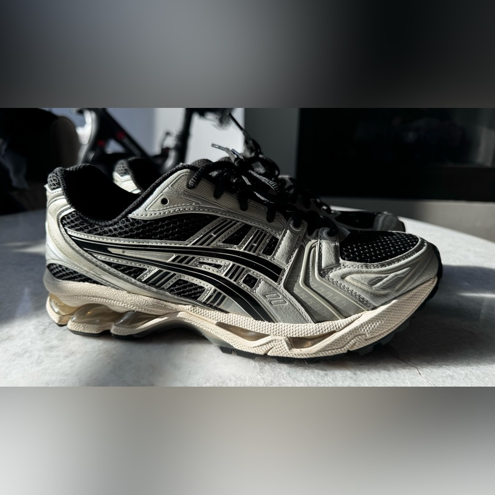 ASICS Gel-Kayano 14 Men’s Size 9 Black Seal Grey